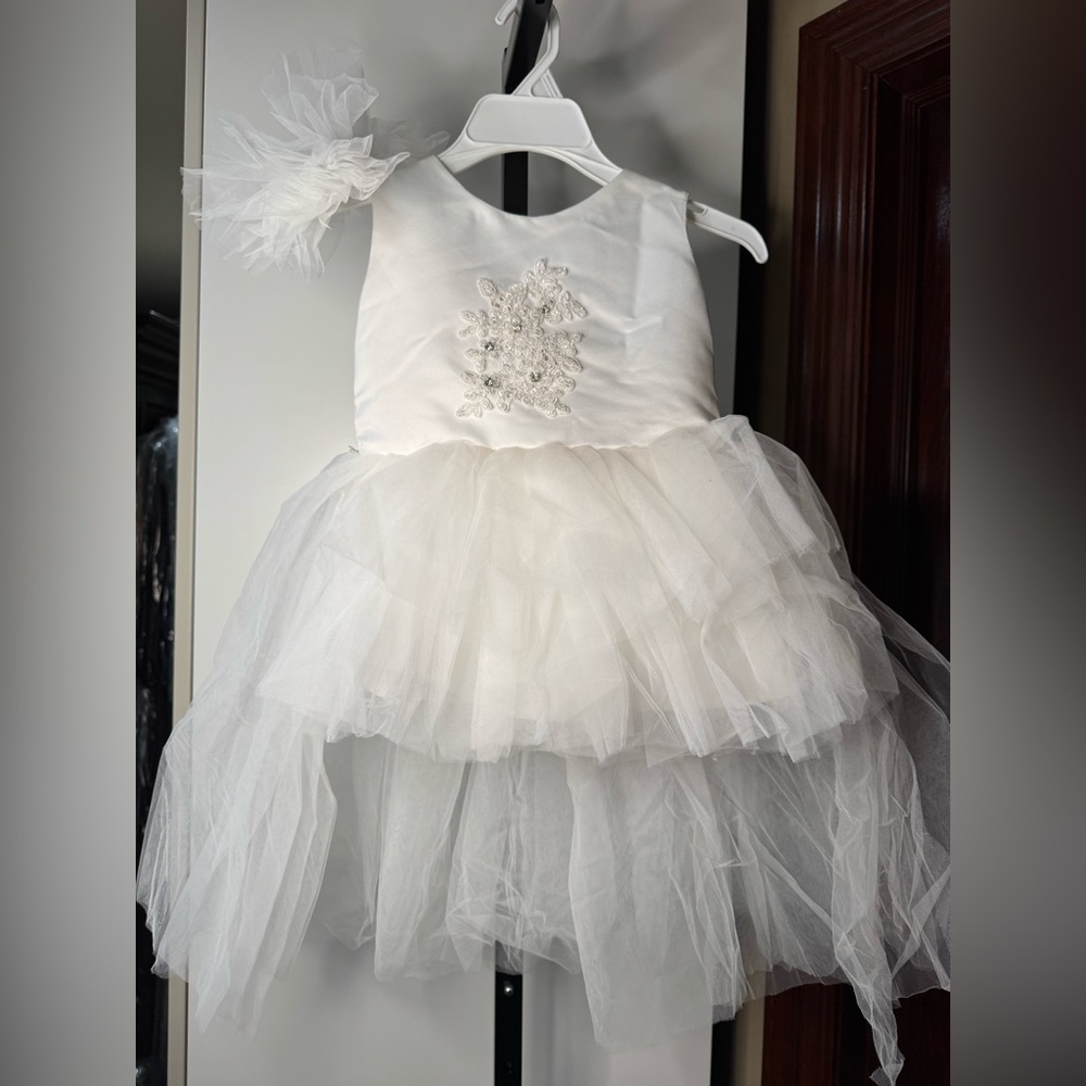 Handmade-Elegant White Tulle Dress with Floral Detail